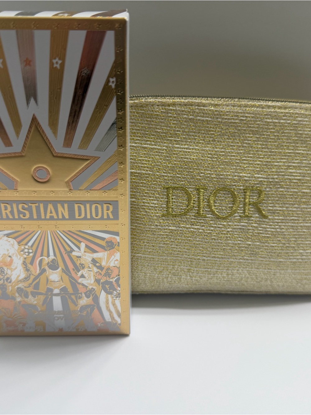 🎡🎡🎡 Dior Beauty Pouch and Diorshow Iconic Overcurl Mascara Gift Set